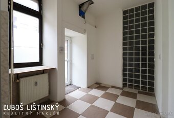 PRENÁJOM Obchodný priestor 100m2 na Námestí Sv. Egídia - 7