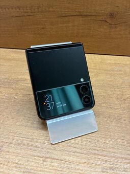 Samsung Galaxy Z Flip3 5G - 7