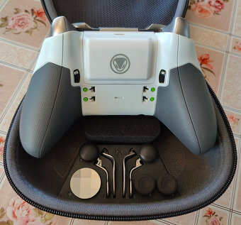 Xbox ELITE Series 2, aj 1. gen ovladace, doplnky - 7