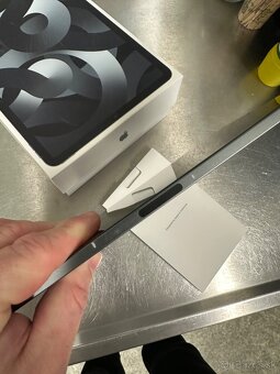 Apple iPad  Air 5 generácie - 7