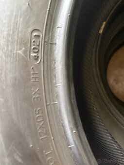 Zimná pneu 245/65R17 viem aj prezuť - 7