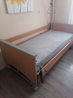 Polohovacia postel pre imobilnych ľudí - 7