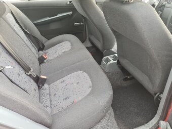 Škoda Fabia 2005 1,2 HTP junior 92.904km 2. majiteľ SR - 7