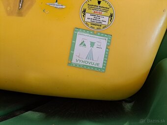 Postrekovač John Deere 724 - 7