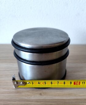 1x rýchlovarná kanvica, zarážky pod dvere, haluškovač.. - 7