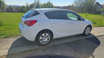 Opel Astra 2011 - 7