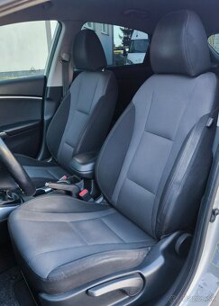 Hyundai i30 1.6 CRDi DOHC 16V Comfort - 7