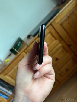 Predám apple iphone se 2020 64gb - 7
