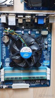 Predám základnú dosku Intel  Gigabyte GA-B75M-D3H - 7