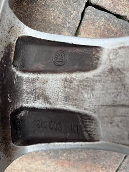 Predám org.hlinikové disky Skoda Octavia---R17 - 7