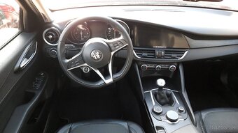 Alfa Romeo Giulia Q2 2.2 Diesel 150ps MANUAL - 7