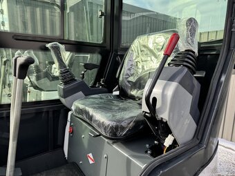 Minibagr XTM X10S PRO s kabinou - 7