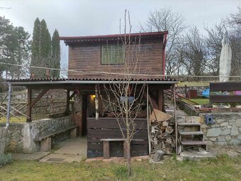 Záhrada s chatou - 7