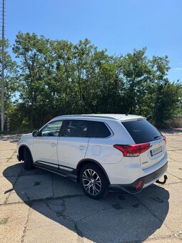 Mitsubishi Outlander III 4x4 7-miestne - 7