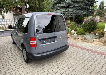 Volkswagen Caddy 1,6 TDi klima 2 x šoupačky nafta manuál - 7