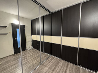 Priestranný 4 izbový byt v tichej lokalite s krásnym výhľado - 7