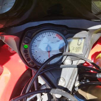 SUZUKI GSXR600 k7 - 7