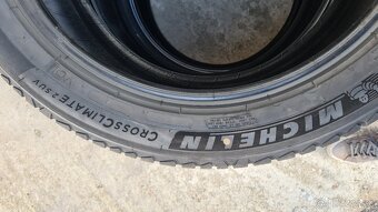 Predám celoročné pneu MICHELIN 235/50 a 255/45 a R19 104 H - 7
