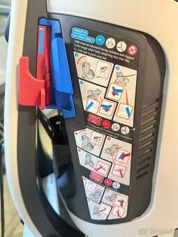 Autosedačka Chicco - 7