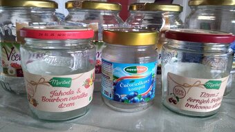 Predám RETRO šamlík, ruksak,stolička, poháre, pískacie hračk - 7