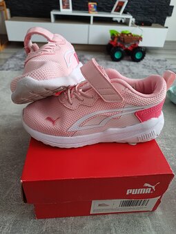 Dievcenske tenisky puma+ sandale nike - 7