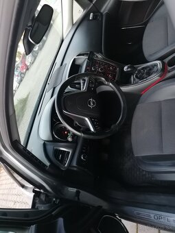 Opel astra šports tourer - 7