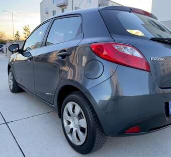 Mazda 2 1,3 benzín 79 000km / NOVÁ STK a EK - 7
