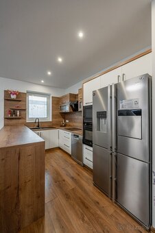 Štýlový tehlový bungalov, Perín, zástavba novostavieb - 7