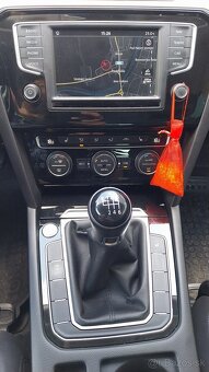 Volkswagen Passat 2.0TDI 110kw Variant Highline - 7