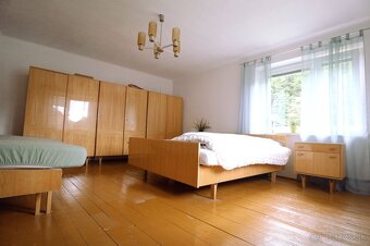 Samostatne stojaci rodinný dom s veľkým pozemkom - Staškov - 7