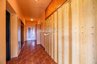 Priestranný 6-izbový rodinný dom na predaj – Radzovce - 7