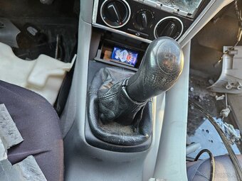 Rozpredám Škoda octavia 1.6i 74kw - 7