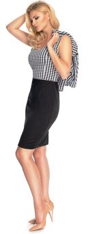 PeeKaBoo Čierno-biele vzorované šaty + crop top - 7