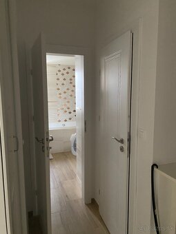 Dizajnový 2-izbový byt, balkón - Trnava, centrum - 7