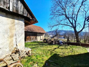 Rodinný dom na polosamote s hospodárskou budovou Hriňová - 7