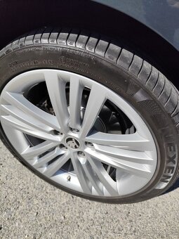 Predám Škoda Superb 2 facelift 125 kw 4x4 2015 - 7