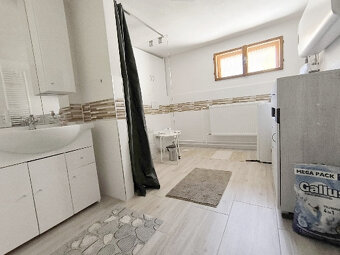 ROZPRÁVKOVÁ KOMPLETNE ZREKONŠTRUOVANÁ ZARIADENÁ CHATA NA LV - 7