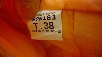 Oranžové spoločenské šaty - 7