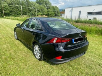Lexus IS300h - 7