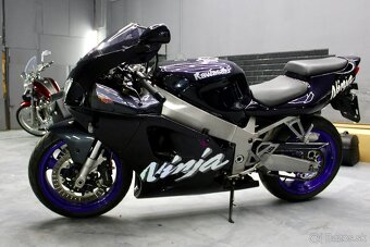 Kawasaki Ninja ZX-7R - 7