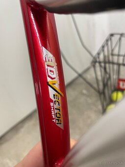 Predám rakety Yonex 3D Vector - 7