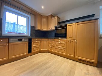 Masívna kuchynská linka z Nemecka so spotrebičmi - 7