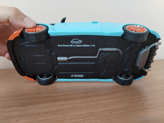 Predám model FORD FOCUS RS MKII 2010 v mierke 1:18 - 7