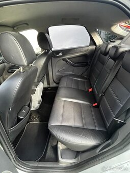 Predám Ford Focus 1.6i 74 kW – benzín - 7