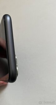 Predám iPhone 11 64gb - 7