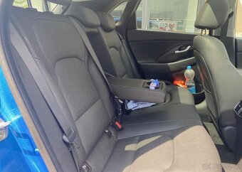 Hyundai i30 1.4 - PREMIUM - NÍZKÉ KM - 7