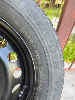 Predám sadu zimných pneumatík 195/65 Renault 4/100 R15 - 7