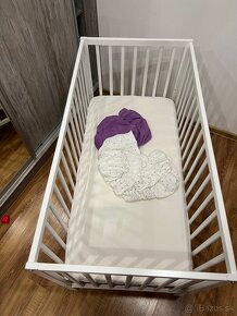 Dětská postýlka s matrací a prostěradly - 7