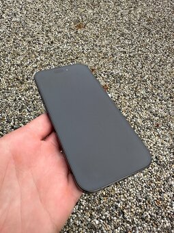 IPhone 14 Pro - baterie 100% - 7