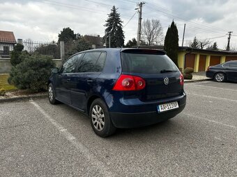 Volkswagen Golf 1.6 FSI - 7